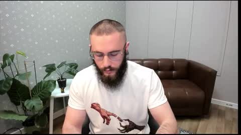 Ant online show from November 26, 1:03 pm