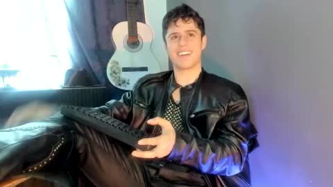 antonnello_ online show from November 28, 4:09 pm