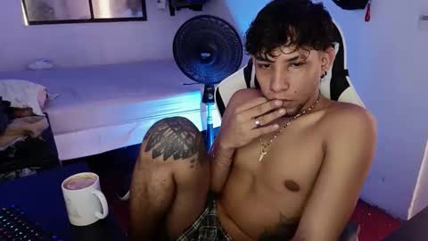 AnuarDHM online show from December 1, 4:10 pm