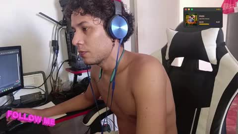 AnuarDHM online show from November 1, 4:33 pm