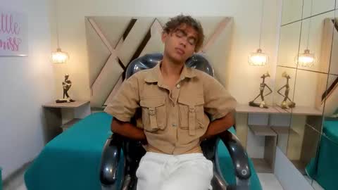 anyelotwink online show from January 8, 2:55 pm