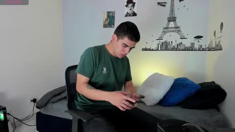 Snapshot of ares_johnsonn chatting on December 16, 5:33 pm Ares online show from December 16, 5:33 pm