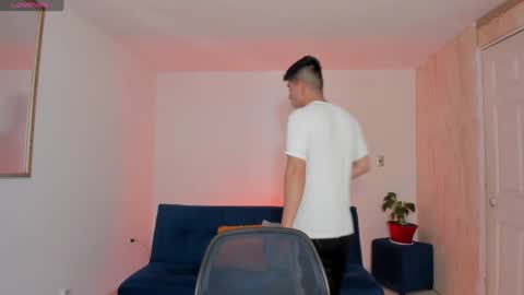 Snapshot of ares_johnsonn chatting on September 11, 3:00 pm Ares online show from September 11, 3:00 pm