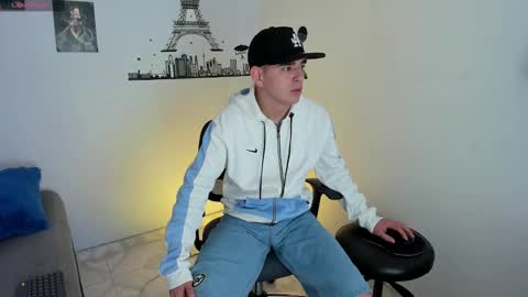 Snapshot of ares_johnsonn chatting on December 27, 6:42 pm Ares online show from December 27, 6:42 pm
