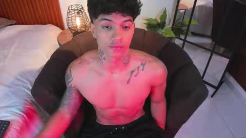 Snapshot of aress444 chatting on October 8, 8:51 am aress444 online show from October 8, 8:51 am