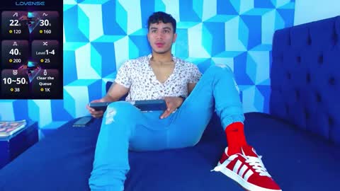 Ariies13 online show from December 7, 11:40 am