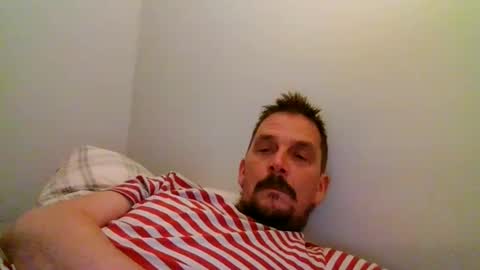 ariparikrigsmann online show from December 8, 8:15 pm