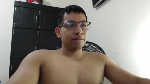 Snapshot of arm578 chatting on December 28, 7:43 pm arm578 online show from December 28, 7:43 pm