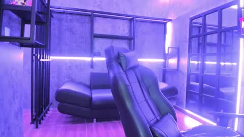 Arohom Lester online show from January 12, 7:07 pm