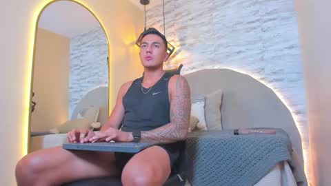 ARON BOLT online show from November 29, 2:57 am