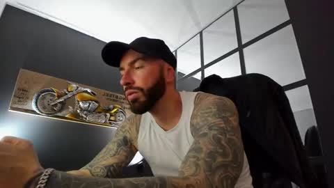 AronGrant online show from February 12, 9:10 am