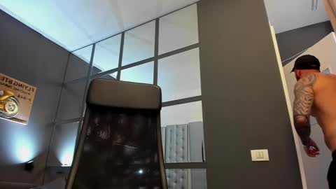 AronGrant online show from January 12, 9:40 am