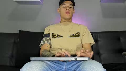 AROON HOT online show from February 6, 12:13 pm