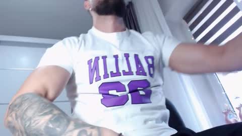 Snapshot of aryanaian1 chatting on December 24, 9:39 am AryanAian1 online show from December 24, 9:39 am