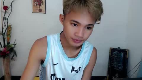 asian_lover05 online show from September 9, 5:12 pm