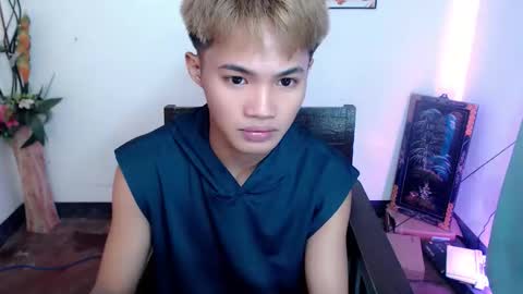 asian_lover05 online show from September 26, 8:28 pm