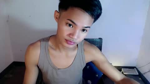 asian_lover05 online show from March 14, 10:39 pm