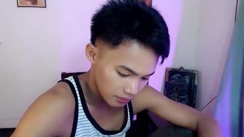 asian_lover05 online show from October 7, 10:03 pm