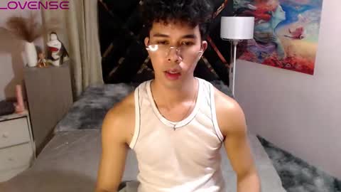 asiancum_peter online show from September 21, 1:44 pm