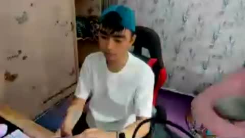 Bry online show from August 10, 6:52 am