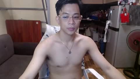 asiandreamboyx online show from March 11, 11:33 am