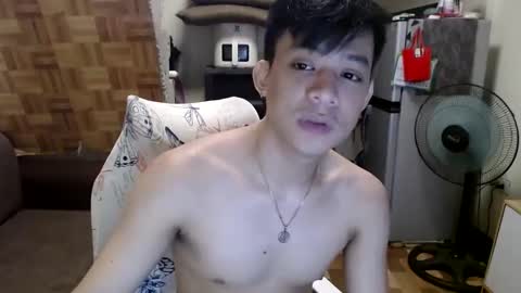 asiandreamboyx online show from December 17, 7:29 am