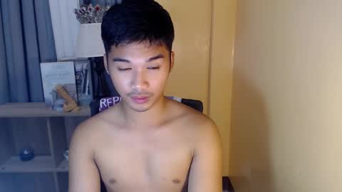 asianhunk_jamesx online show from October 14, 12:56 pm