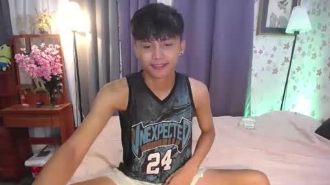 Snapshot of asiansmokeyxx chatting on December 14, 7:07 am prince online show from December 14, 7:07 am
