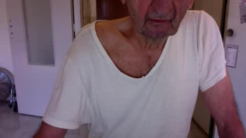 auguste061400 online show from November 28, 9:33 am