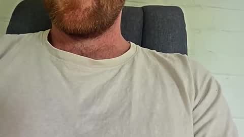 Snapshot of aussie_dadbod101 chatting on October 19, 10:46 pm aussie_dadbod101 online show from October 19, 10:46 pm