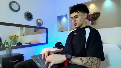 AUSTIN  online show from December 28, 3:15 am