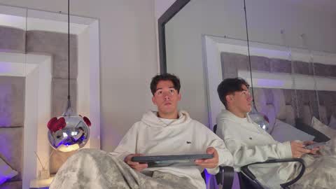 austinreeds online show from March 30, 12:17 pm