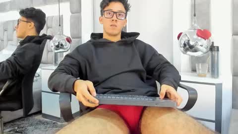 austinreeds online show from February 26, 3:13 pm