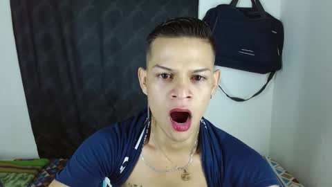 Snapshot of axcel_boy chatting on October 21, 12:52 pm axcel online show from October 21, 12:52 pm