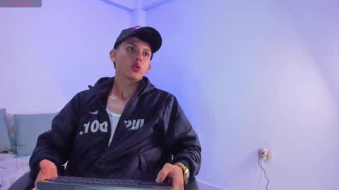 Snapshot of axel_cody_ chatting on October 18, 11:26 am AXEL online show from October 18, 11:26 am
