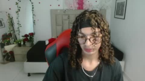 Axel online show from June 8, 1:28 am