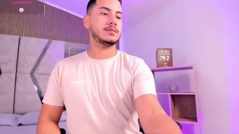 axel_grey_ online show from January 16, 12:19 pm