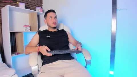 axel_grey_ online show from September 10, 1:54 pm