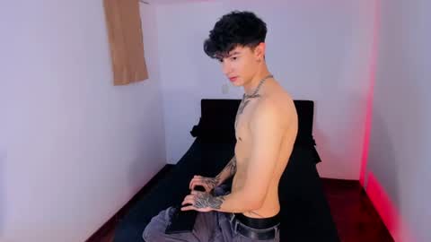Axel online show from July 30, 10:42 pm