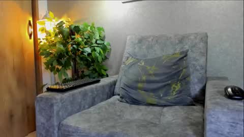 axel  online show from November 27, 7:34 am