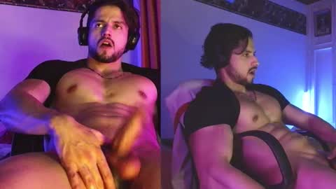 Snapshot of axelcr0ss chatting on September 12, 3:06 am axelcr0ss online show from September 12, 3:06 am