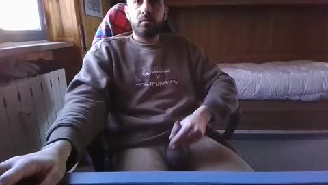 Axel online show from December 28, 1:29 pm