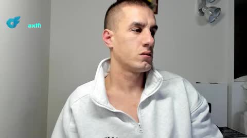 Axl online show from November 21, 12:42 am