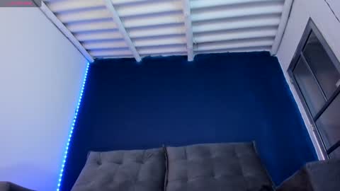 Andr  online show from February 3, 9:50 pm