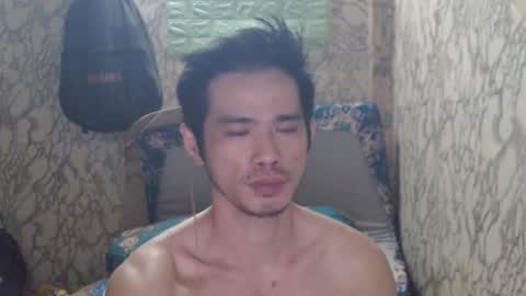 Snapshot of azn_philip chatting on December 11, 8:59 am Philip online show from December 11, 8:59 am