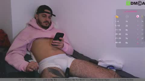 Snapshot of babycityboy chatting on October 18, 7:02 am BabyCityBoy online show from October 18, 7:02 am