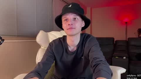 Big cock boy online show from February 26, 2:15 am