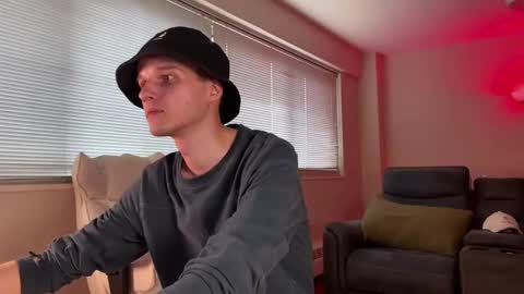 Big cock boy online show from February 20, 8:58 pm