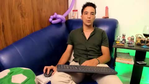 bad_boy_21_ online show from March 26, 11:09 pm