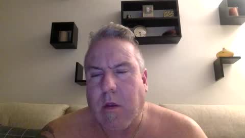 banana5289 online show from March 8, 10:30 am